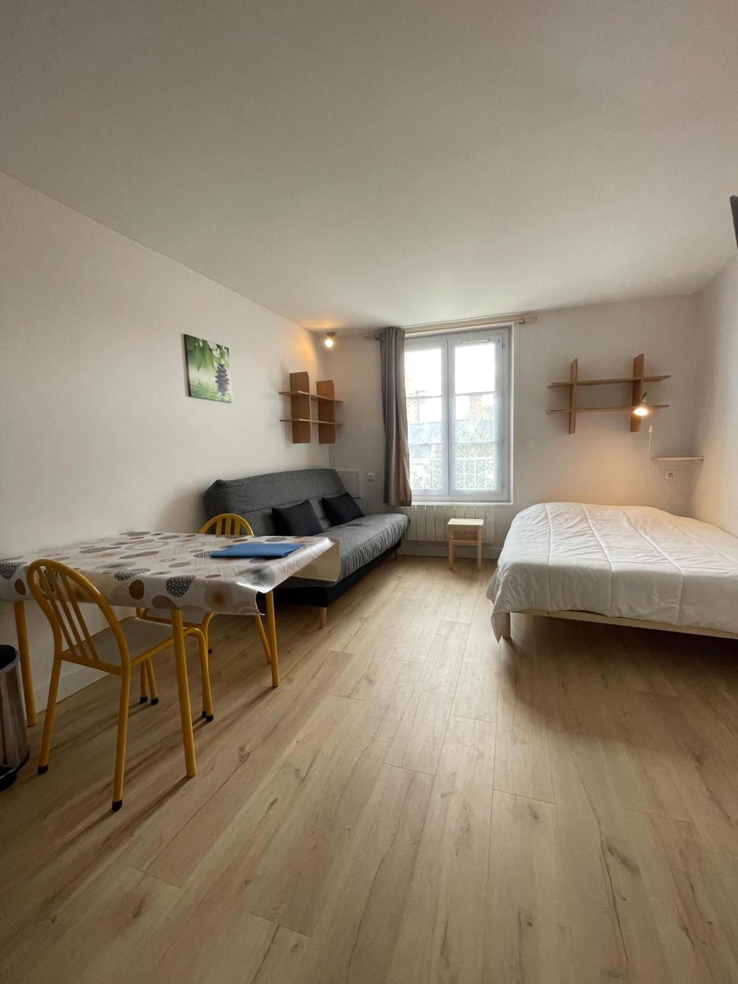 Meuble De Tourisme Dans Parc Arbore 1000M2 - Sejour-La-Roche Eperon La Roche-Posay Room photo