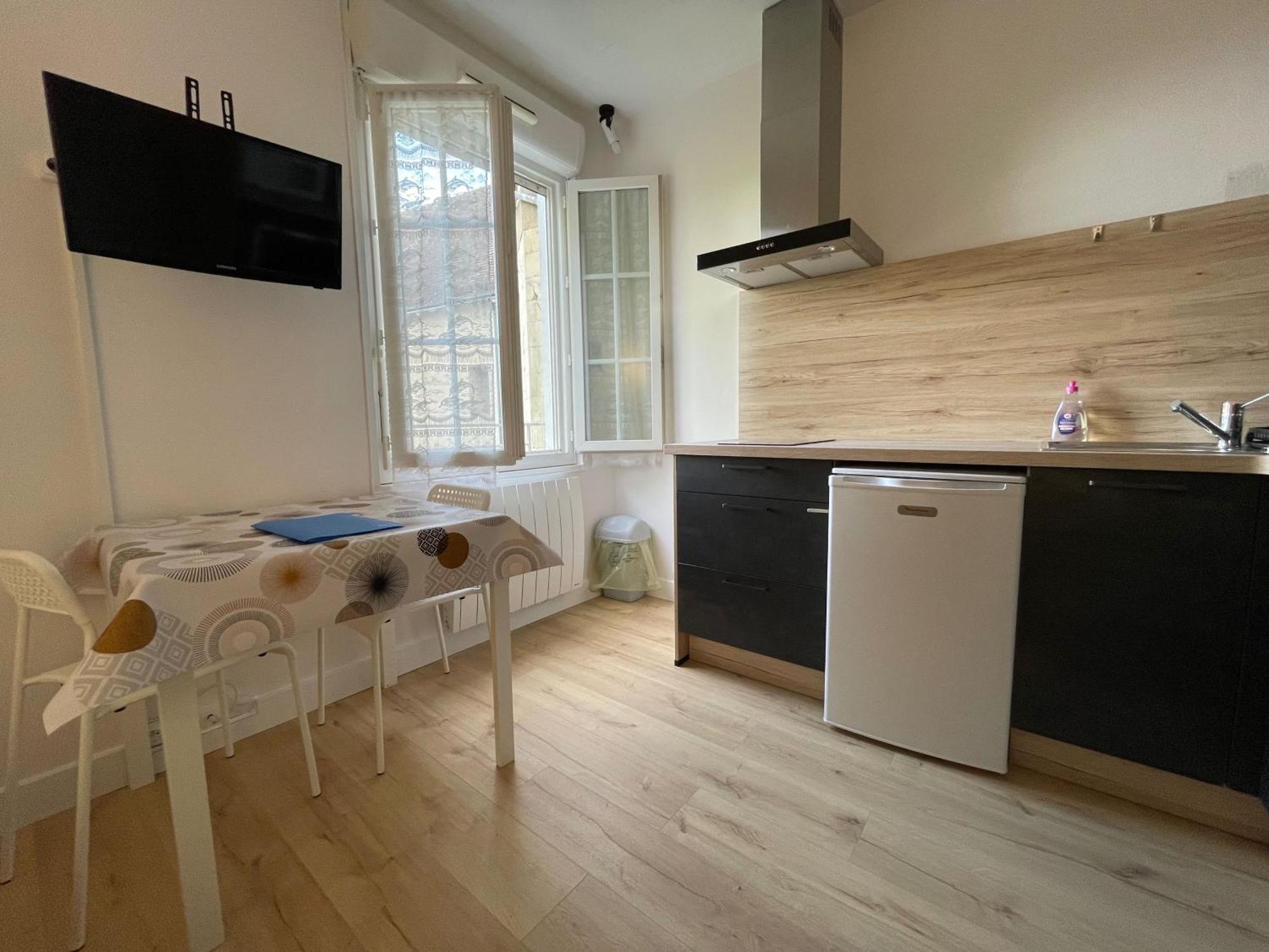 Meuble De Tourisme Dans Parc Arbore 1000M2 - Sejour-La-Roche Eperon La Roche-Posay Room photo